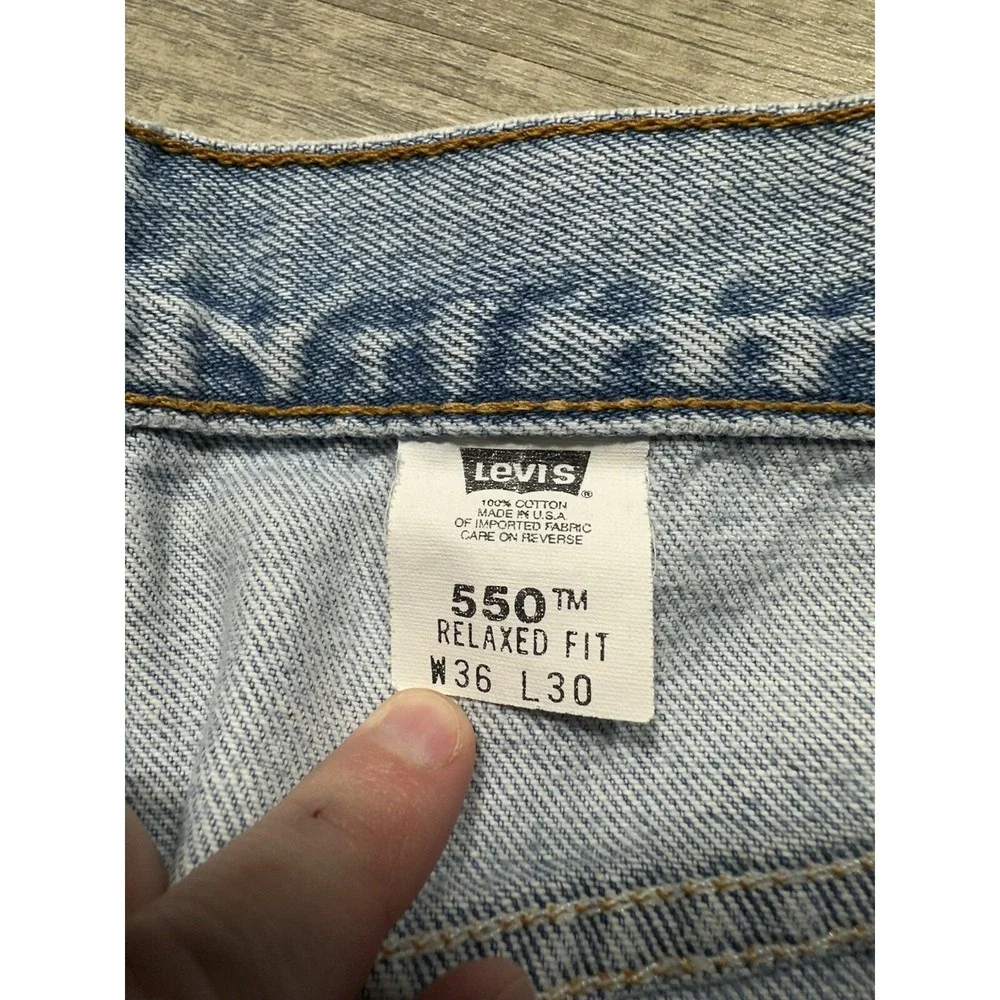 Vintage 90s Levi's 550‎ Jeans Straight Leg Relaxed Fit Light Wash 35 X 28.5